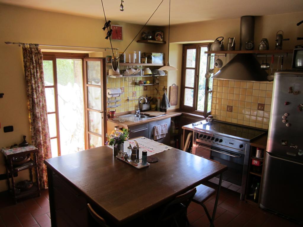 Poggio Delle Rondini Bed & Breakfast Bagnone Exterior photo