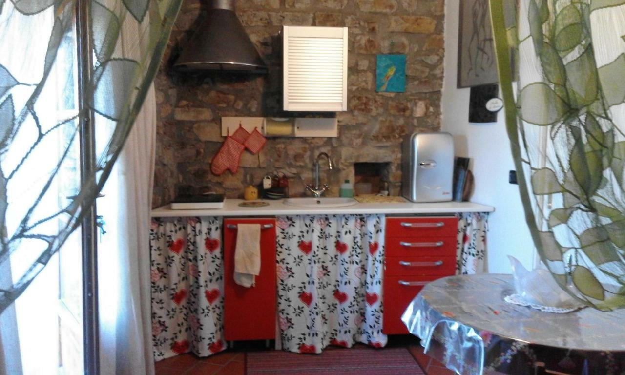 Poggio Delle Rondini Bed & Breakfast Bagnone Exterior photo